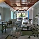 מלון Bay 2*