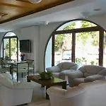 מלון Bay